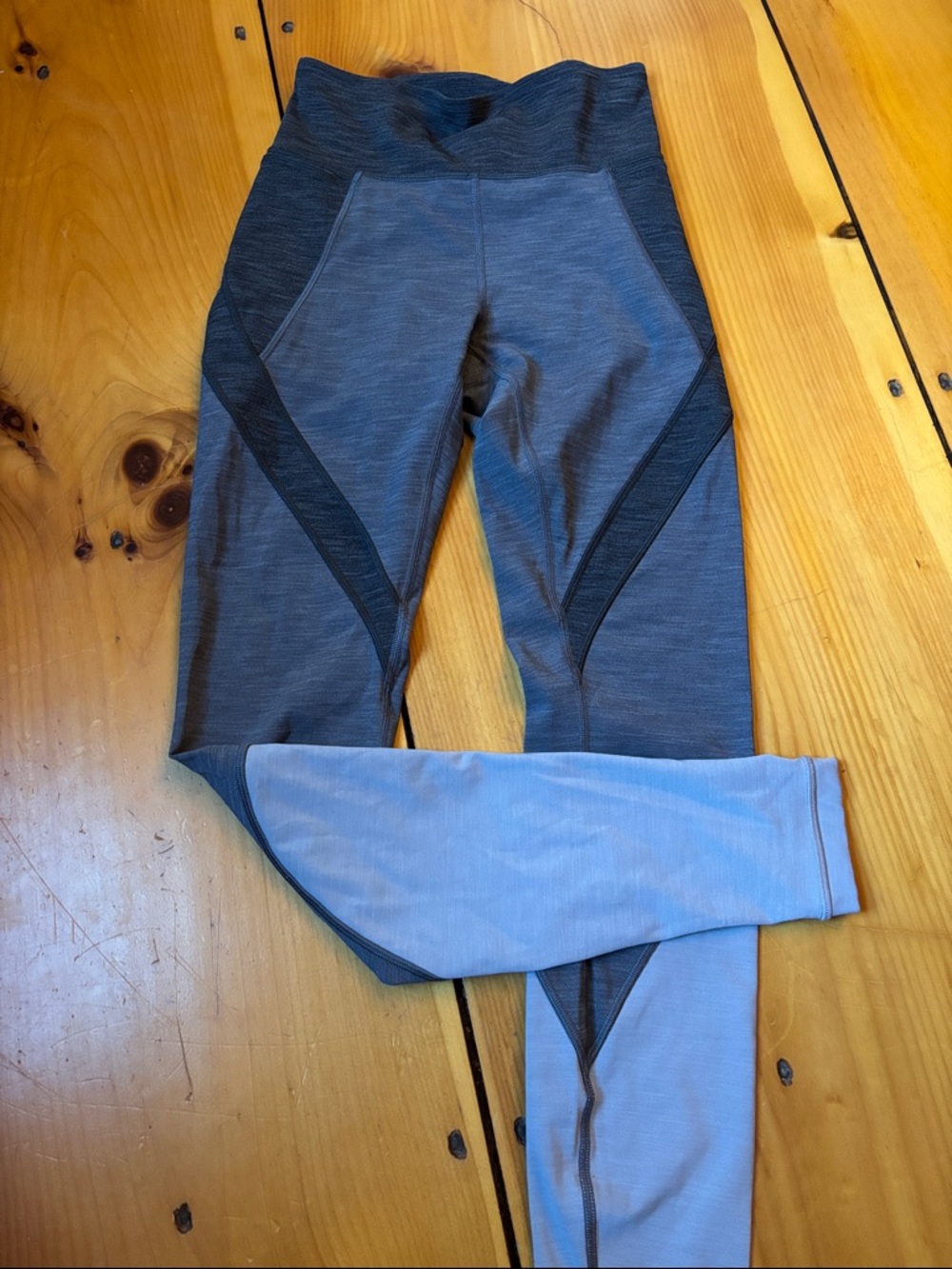 LULULEMON 4 Gray/Black Leggings Pockets Colorblock